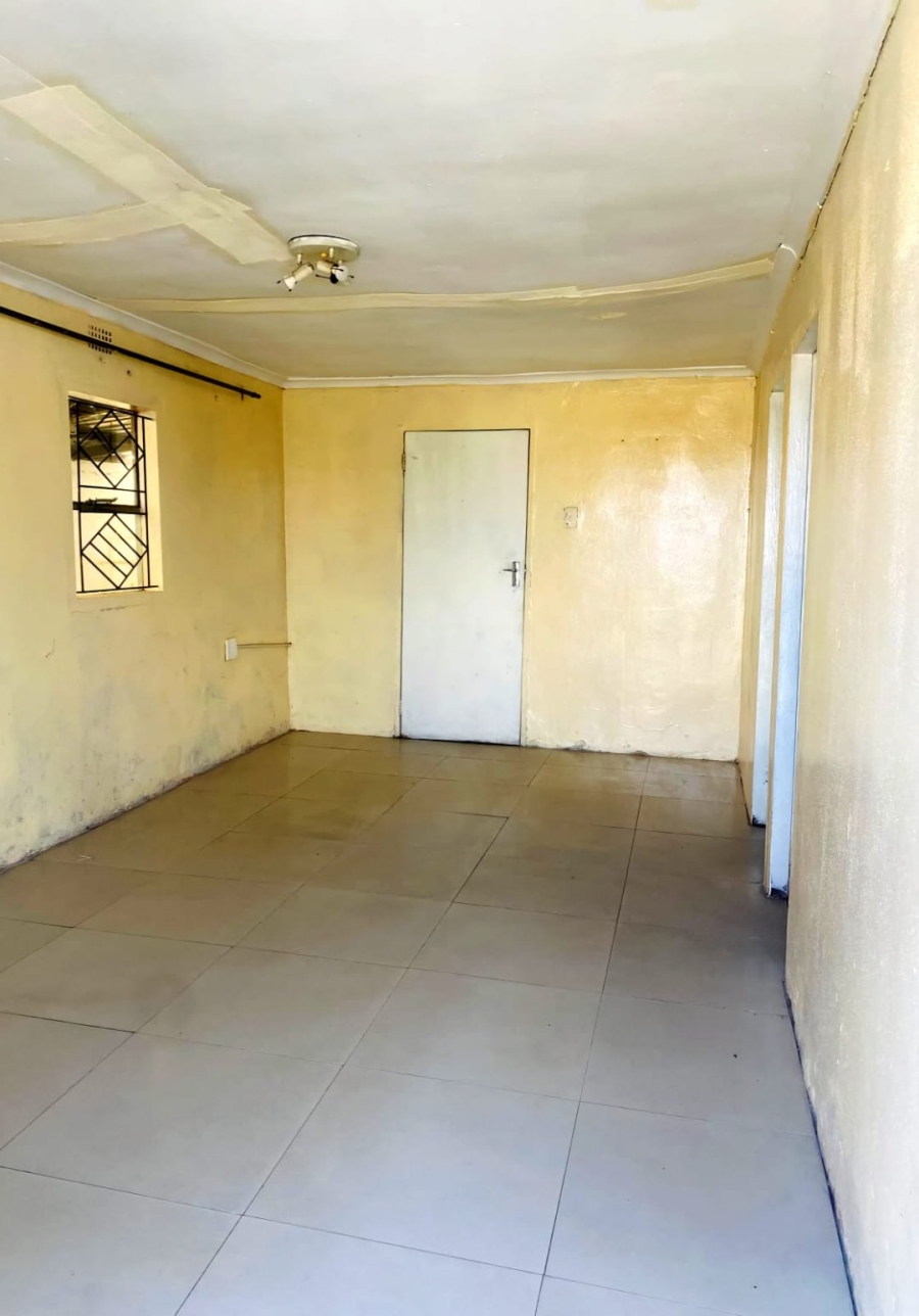 3 Bedroom Property for Sale in Umrhabulo Triangle Western Cape